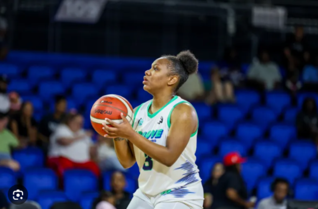 Diamond Johnson shooting for the Greensboro Groove in the Upshot League